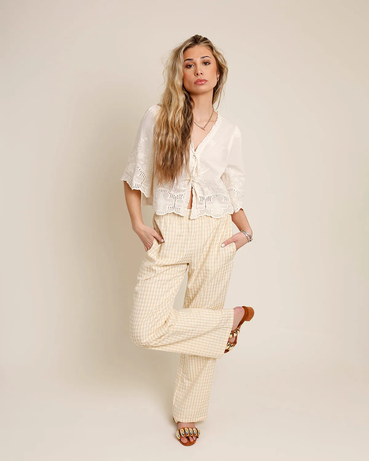 TULIP LACE TIE FRONT TOP